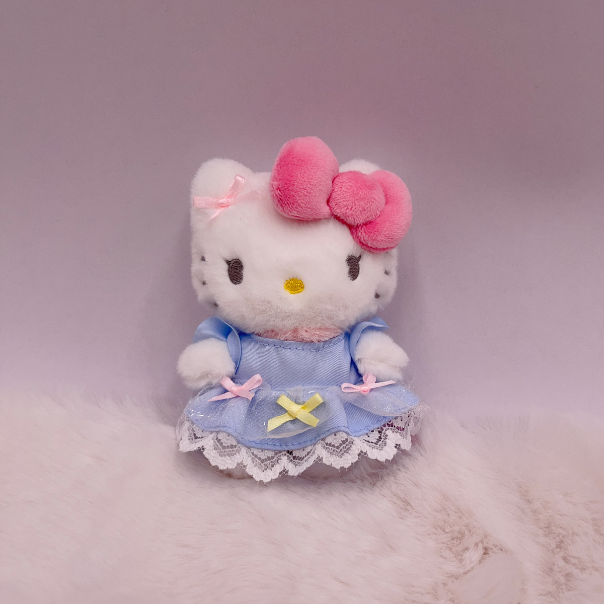 Keychain - 4-inch Sitting Hello Kitty