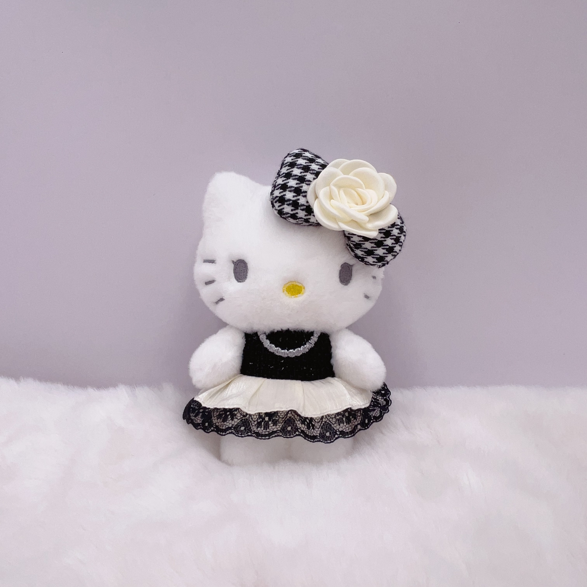 Keychain - 4-inch Sitting Hello Kitty